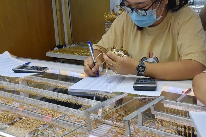 Giá vàng hôm nay 8-11: Tăng vọt trở lại