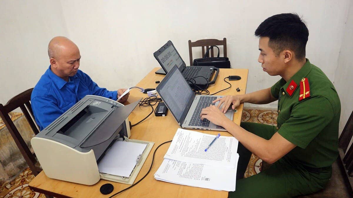 Bắt 2 ông trùm lừa đào tiền ảo