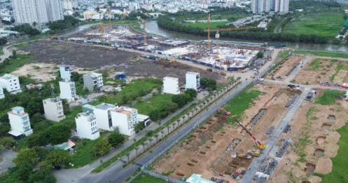 TP HCM: Dự án cao cấp ồ ạt bung hàng, căn hộ giá rẻ vẫn “biệt tăm”