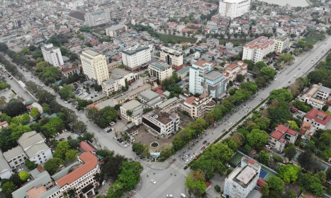 Thủ tướng: Ưu tiên nhà, đất dôi dư sau sáp nhập cho giáo dục, y tế