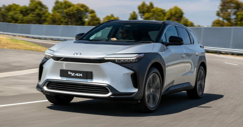 Kế hoạch xe điện của Toyota bị ảnh hưởng