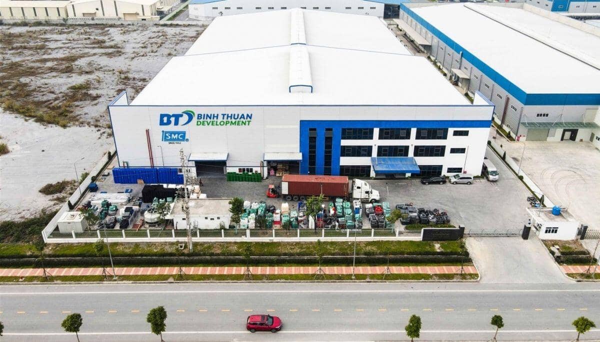 Tân binh ngành nhựa tăng giá gấp 3 lần sau chuỗi tím trần 7 phiên