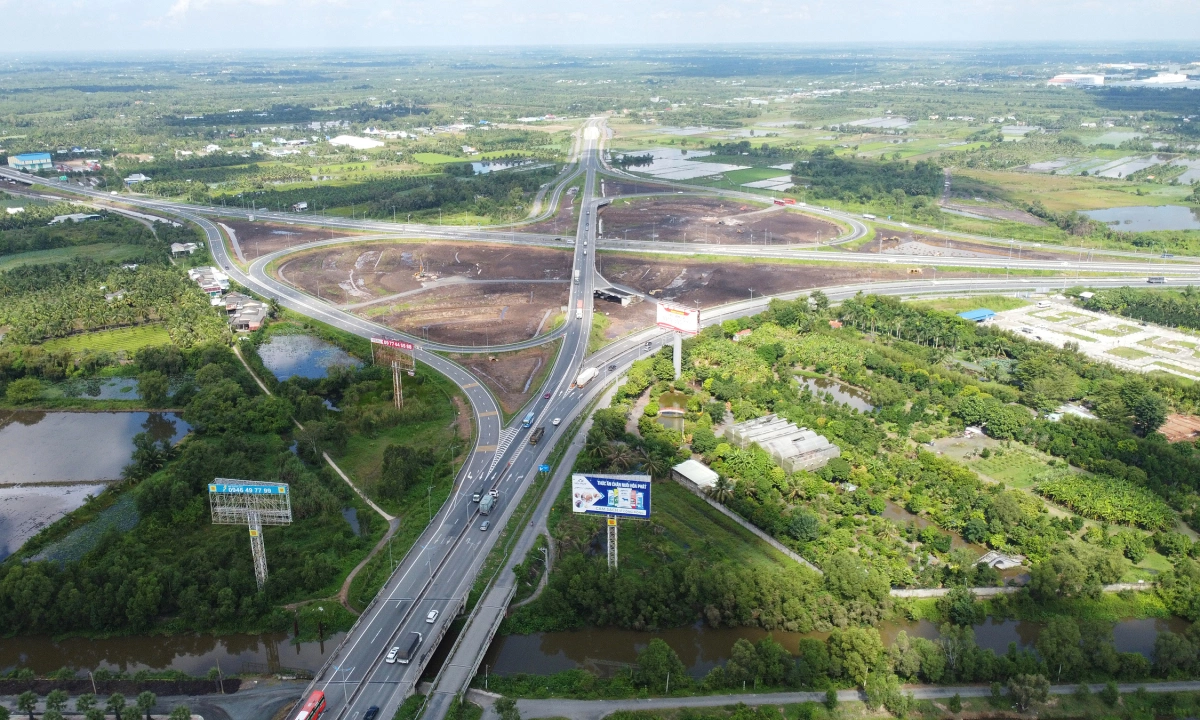 Bốn dự án giao thông được khởi công dịp 19/12