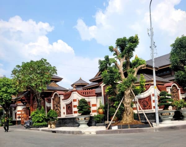 Cận cảnh khu "biệt phủ" của chủ cơ sở hệ thống thẩm mỹ Mailisa bị Công an kiểm tra