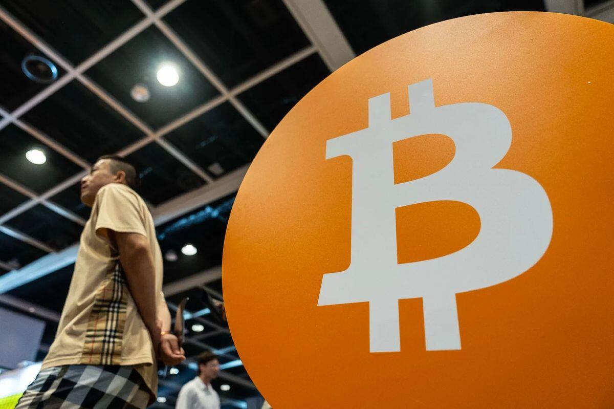 Cá mập rút lui, Bitcoin lao đao: Cơn sóng 25 tỷ USD của nhà đầu tư lớn đang “tan rã”