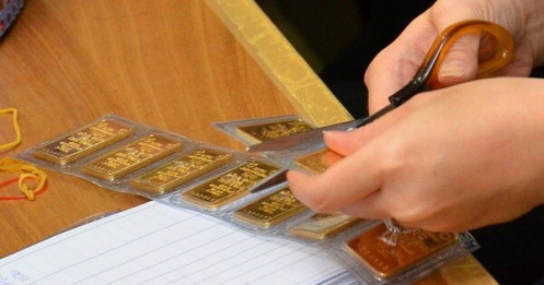 Giá vàng hôm nay 13-11: Giá vàng thế giới tăng gần 100 USD