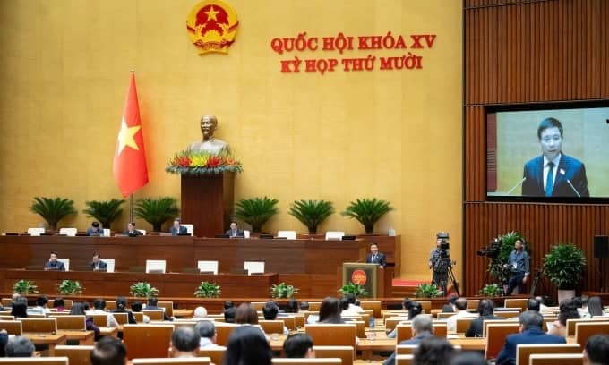 Quốc hội chốt chi ngân sách trung ương 1,8 triệu tỷ đồng năm sau