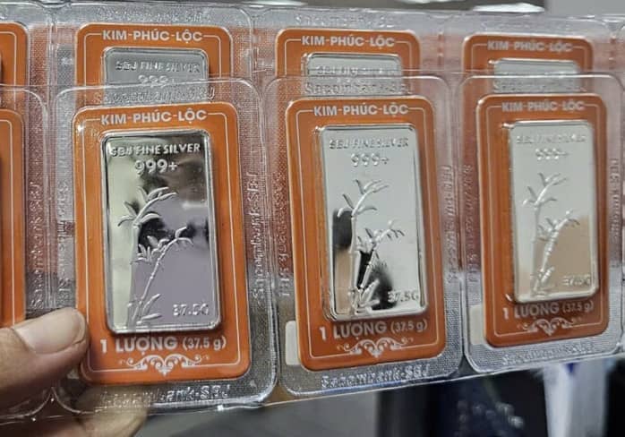 Giá bạc hôm nay 15-11 giảm rất mạnh, giới đầu tư "sốc nặng"