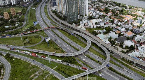 Dòng tiền và mục tiêu tăng trưởng trên 10%: cân đối thế nào?