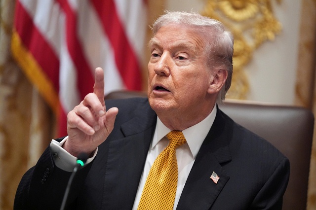 Ông Trump ủng hộ áp thuế 500% lên các nước mua năng lượng Nga
