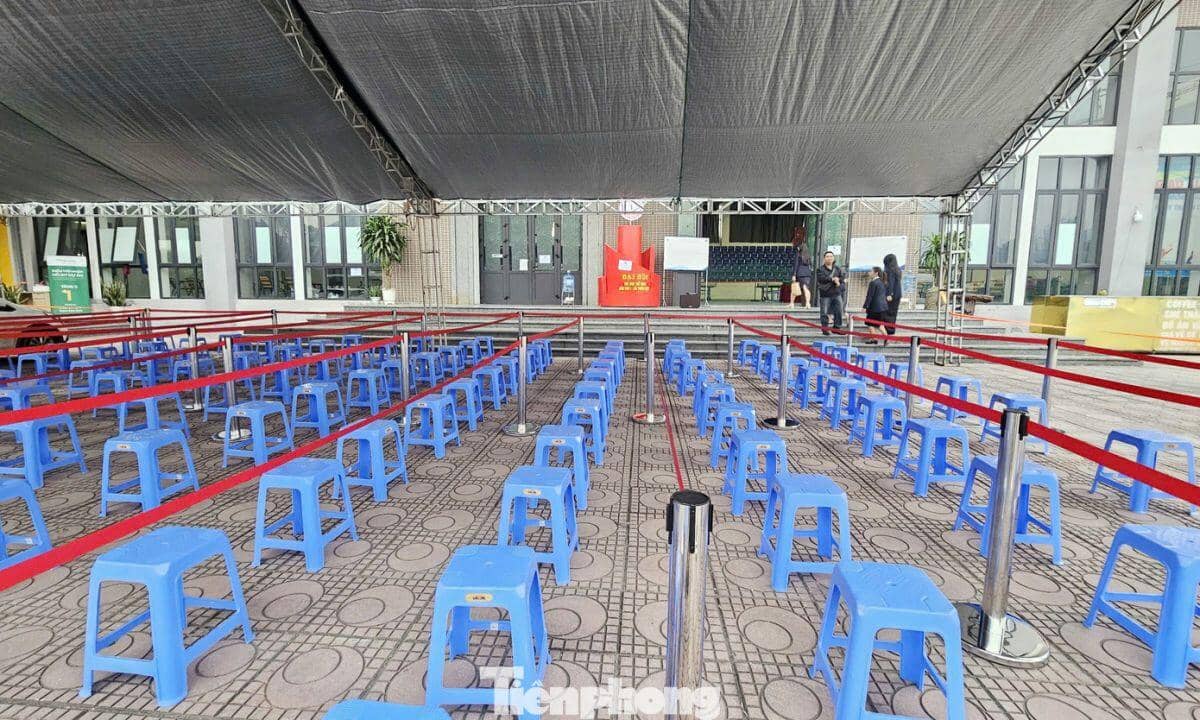 Hàng trăm người chen chân nộp hồ sơ dự án nhà ở xã hội CT3 Kim Chung, giá từ 900 triệu đồng/căn