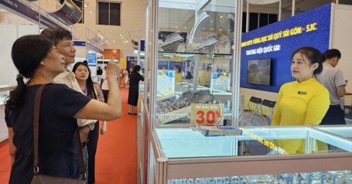 Cuối ngày 17-11, giá vàng giảm, công ty SJC có thông báo quan trọng về vàng miếng