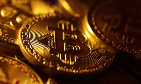 Bitcoin giảm hơn 27% từ mức đỉnh