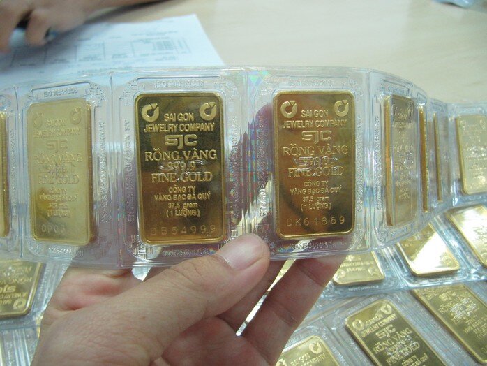 Sáng 18-11, giá vàng miếng SJC, vàng nhẫn cùng giảm mạnh
