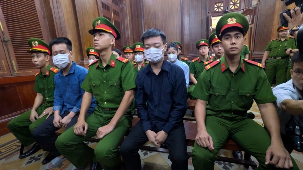 Lời khai ban đầu tại tòa của "group" Chị Em Rọt