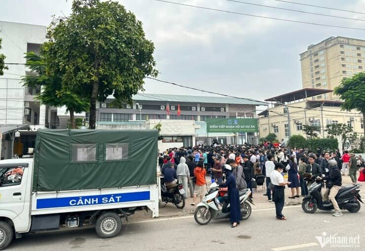 ‘Ma trận’ cò mồi nhà ở xã hội: Rao chênh hàng trăm triệu, ăn theo cả nộp online