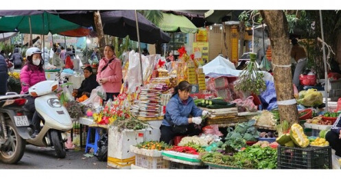 Bát phở có thể tăng giá vì cọng hành, người dân ngóng mãi giá rau xanh không giảm