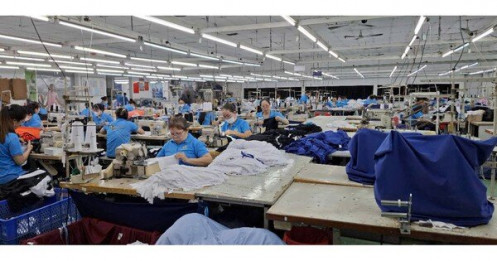 Nghỉ việc do bão lũ, ngập nước, người lao động có được nhận lương?