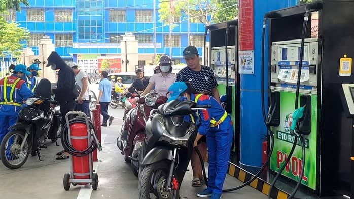 Lộ trình bắt buộc dùng xăng E10