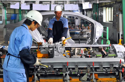 Thu ngân sách từ xuất nhập khẩu gần 380.000 tỷ đồng