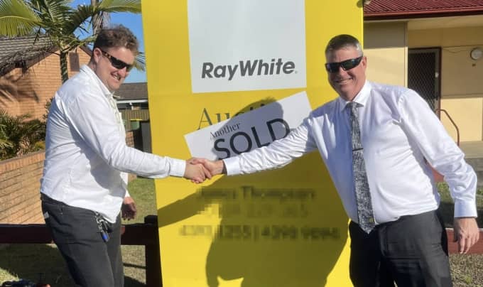 Mua được nhà bằng tiền nhặt vỏ lon