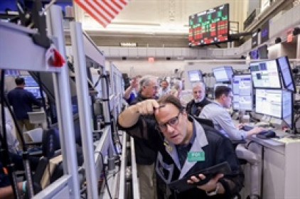 Niềm tin mong manh trên Phố Wall