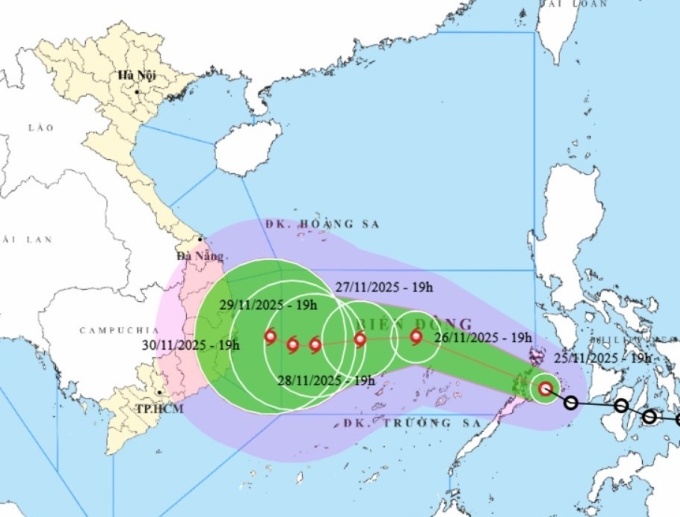 Nhiều tỉnh Nam Trung Bộ hạ mực nước hồ vì lo lũ mới