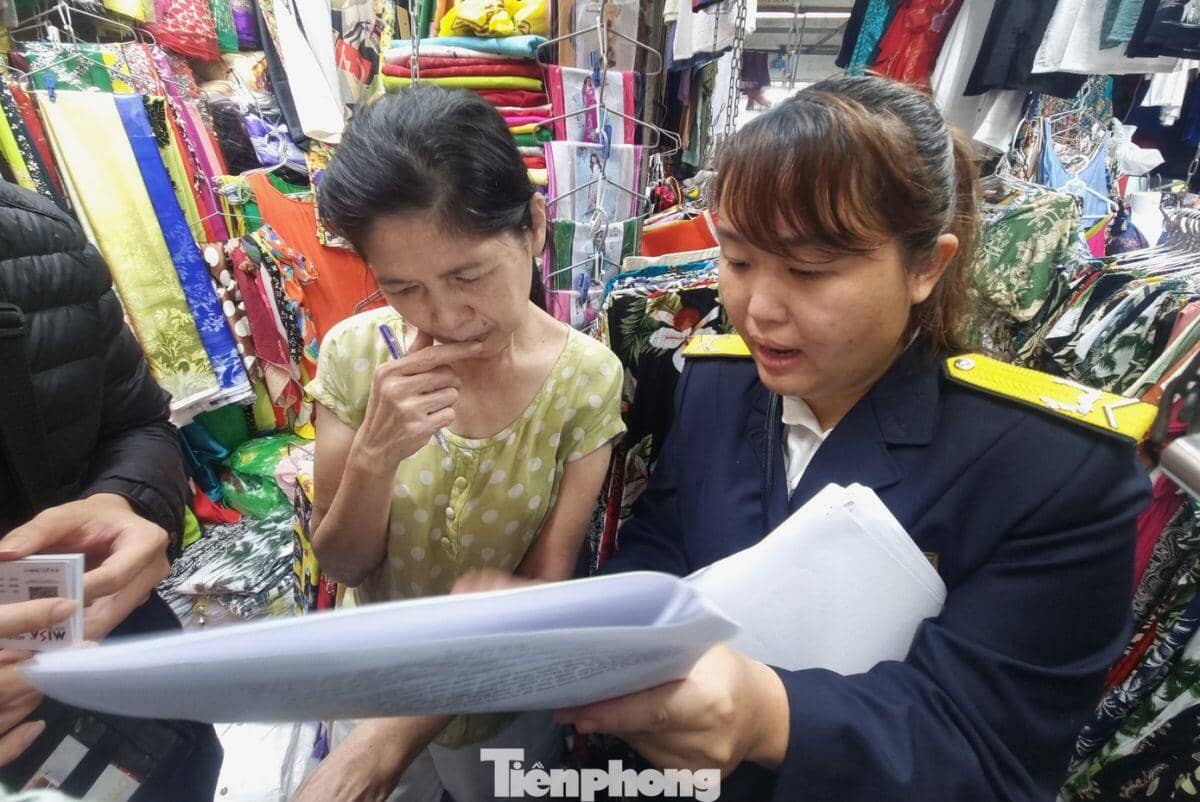 Xóa bỏ thuế khoán: Đi từng chợ, gõ từng quầy có khả thi?