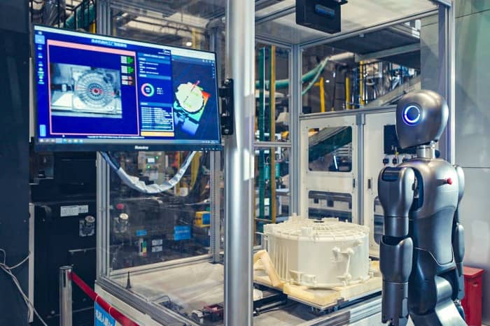 Choáng với tốc độ tự động hóa bằng Robot và AI ở nhà máy Trung quốc