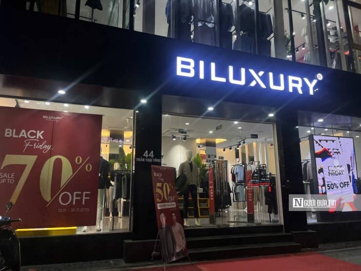 Black Friday 2025: Cửa hàng giảm giá "sập sàn", khách mua vẫn dửng dưng, thưa thớt