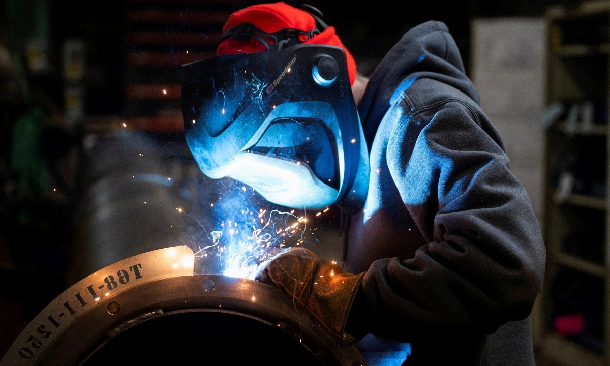 Sản xuất của Mỹ giảm tháng thứ 9 vì thuế nhập khẩu