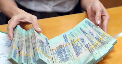 Lãi suất vọt tăng, Ngân hàng Nhà nước 'bơm tiền' mạnh