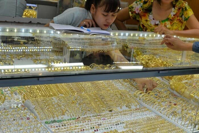 Giá vàng hôm nay 2-12 giảm mạnh, vàng SJC rời khỏi mốc 155 triệu đồng/lượng