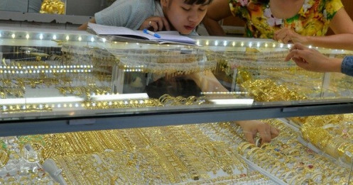 Giá vàng hôm nay 2-12 giảm mạnh, vàng SJC rời khỏi mốc 155 triệu đồng/lượng