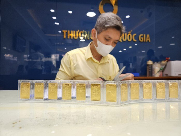 Sáng 3-12, giá vàng miếng SJC biến động liên tục