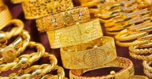 Người 'ôm vàng' đổ xô chốt lời