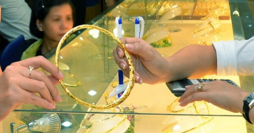 Giá vàng hôm nay 3-12: Bất ngờ sụt giảm