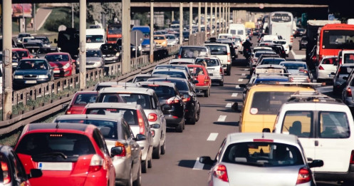 Châu Âu xem xét điều chỉnh lệnh cấm ô tô động cơ đốt trong