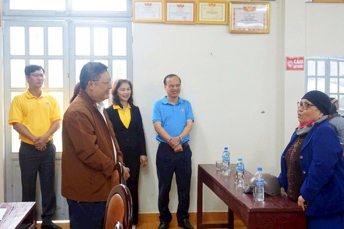 Lương hưu, trợ cấp gộp 3 tháng đang đến với người dân 4 tỉnh