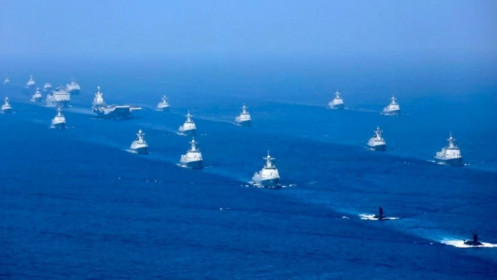 Nhật Bản lo ngại thông tin Trung Quốc triển khai hàng trăm tàu quân sự