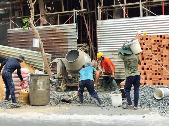 Thuê khoán, không ký hợp đồng lao động, có phải đóng BHXH cho người lao động?