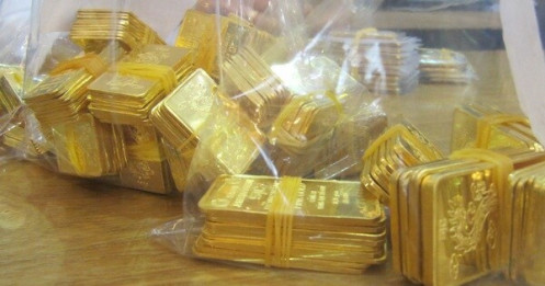 Giá vàng hôm nay 8-12: Vừa mở cửa đã bật tăng