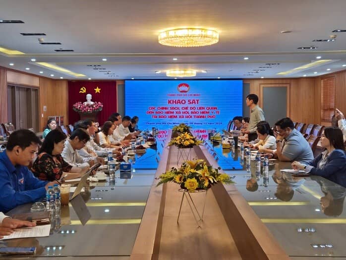 Kiến nghị đóng BHXH bắt buộc đối với tài xế xe ôm công nghệ, người làm việc trực tuyến