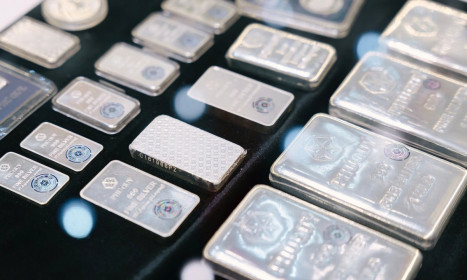 Giá bạc miếng lập đỉnh trên 2,3 triệu một lượng