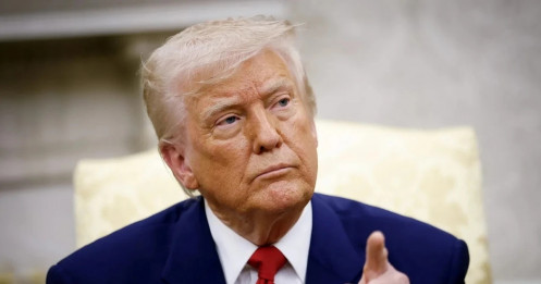 Tuyên bố làm nước Mỹ mạnh hơn, ông Trump vừa phải 'chữa cháy'