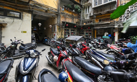 Lo ngại thiếu đất xây bãi đỗ xe xăng và trạm sạc xe điện