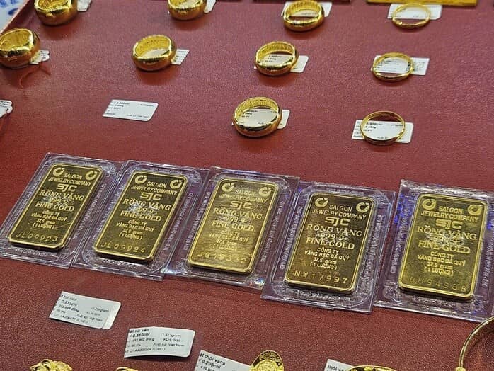 Sáng 11-12, giá vàng miếng SJC, vàng nhẫn tăng vọt