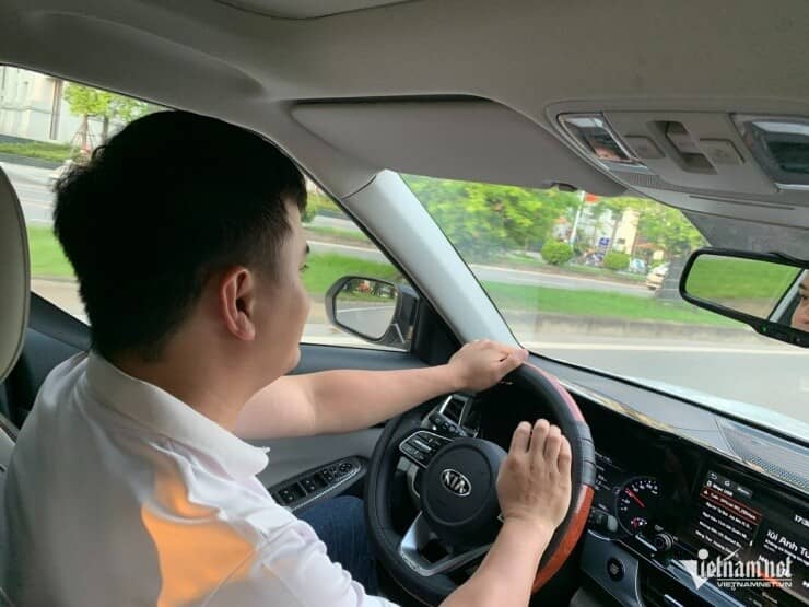 Bỏ quy định taxi và xe công nghệ phải lắp ghế trẻ em, cánh tài xế 'thở phào'