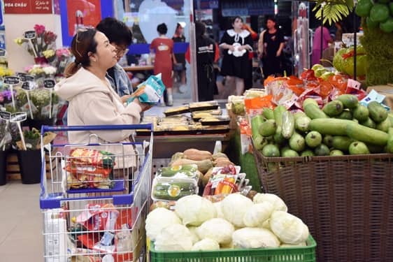 Gồng sức kìm giữ giá cả hàng hóa