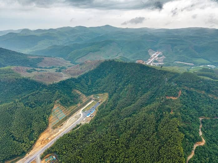 Cận cảnh đường cao tốc Quảng Ngãi – Hoài Nhơn dài 88 km trước giờ G